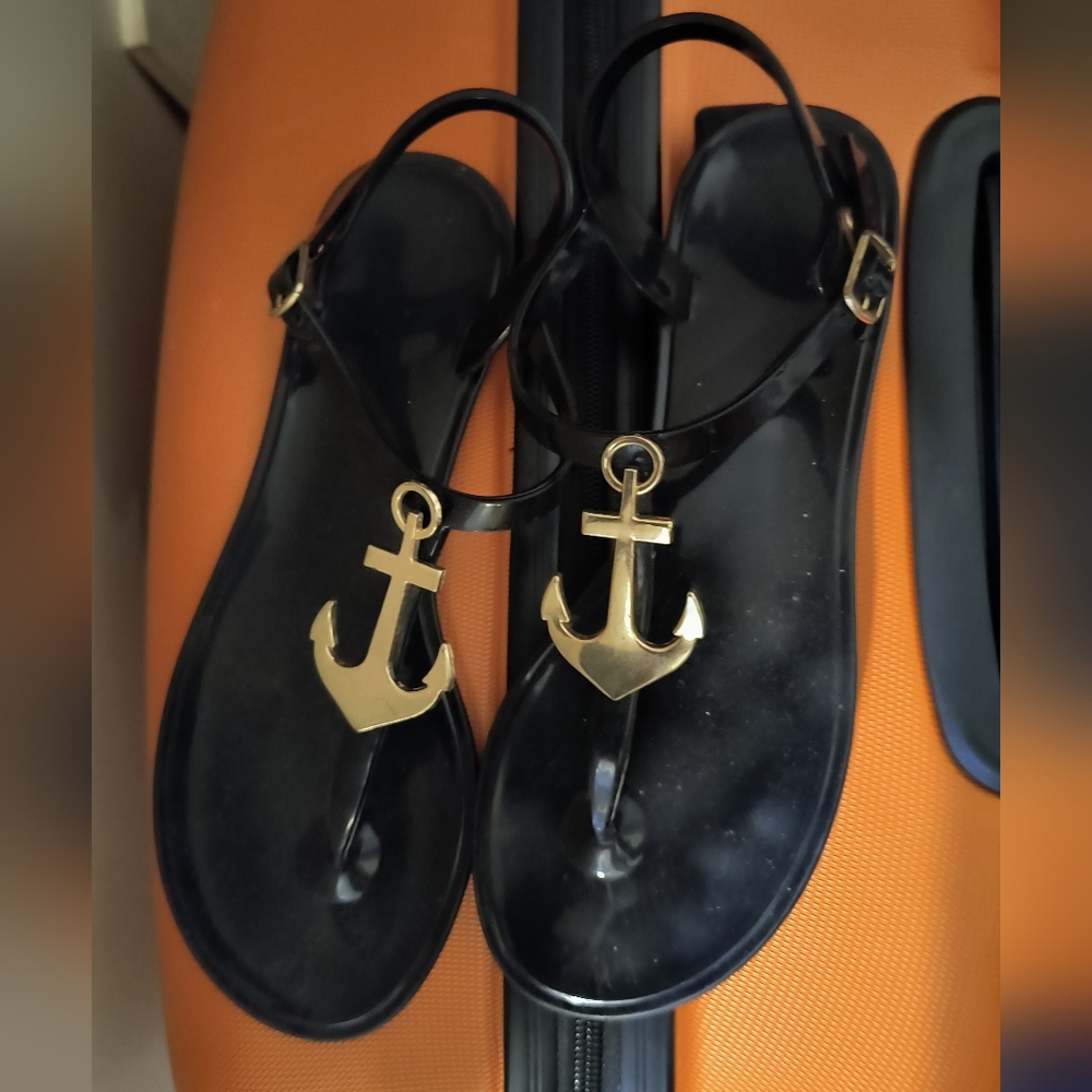 Aldo Black and Gold Anchor Flats
